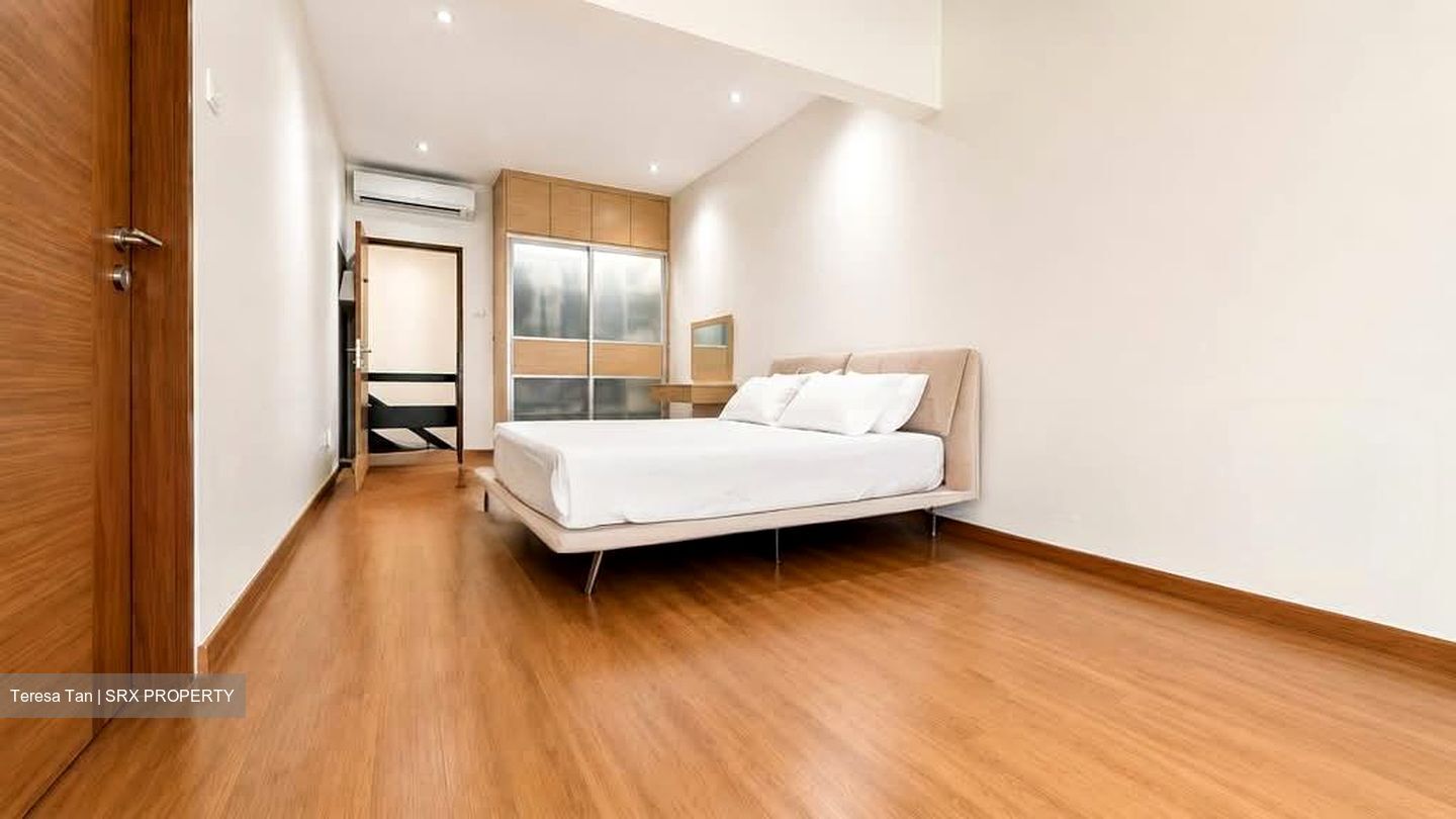 Hillside Terrace (D19), Terrace #588756201